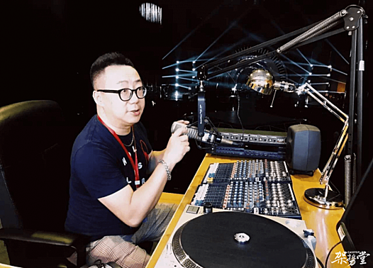 不当段子手，我们一起看看《中国乐队》背后的故事。