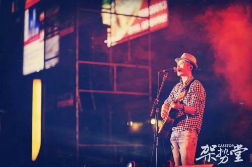 十年前我们听周杰伦,十年后我们来听民谣