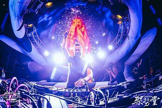 电子音乐的自由度在商业围剿下已被限缩了吗？