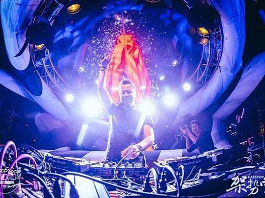 电子音乐的自由度在商业围剿下已被限缩了吗?